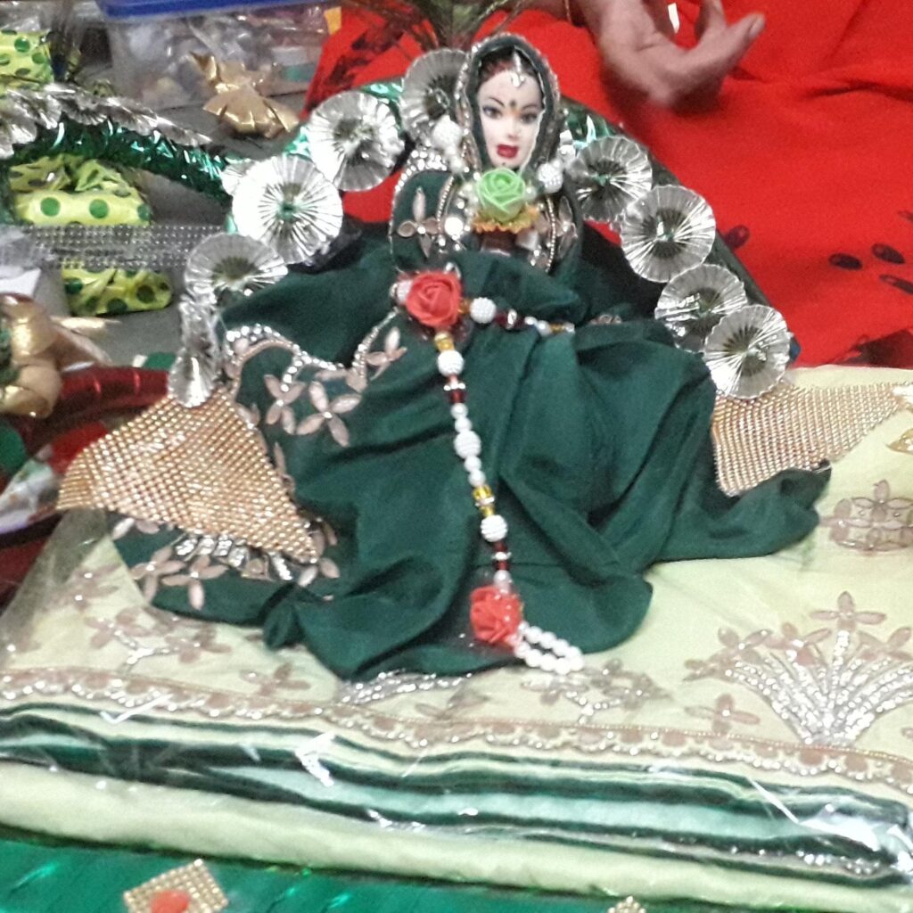 हरियाली तीज कविता उखाणा शुभकामनाएं प्रेम और स्त्री शक्ति का अनुपम पर्व